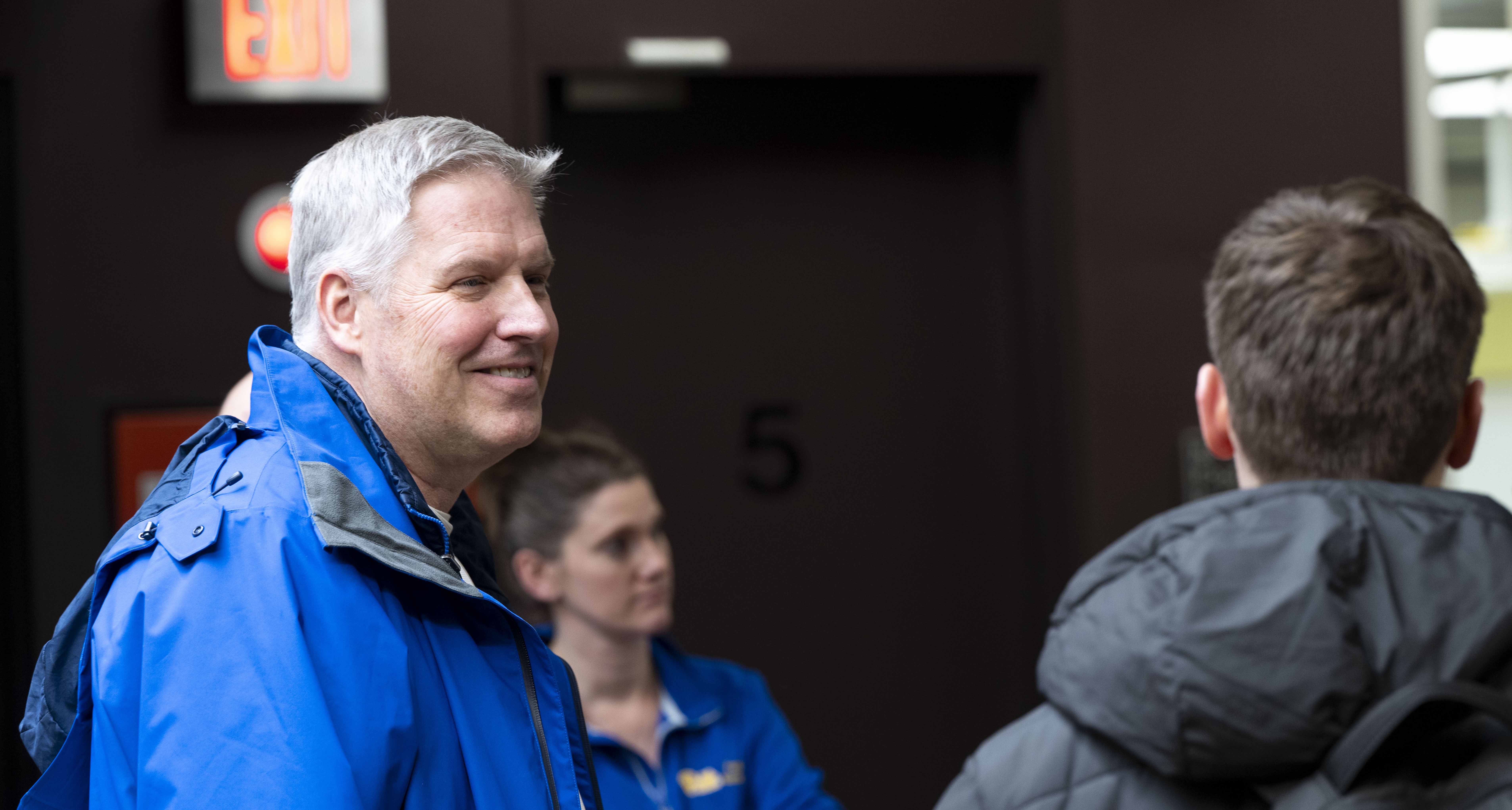 Former Pitt Chancellor Pat Gallagher, who now teaches in the Department of Physics and Astronomy, accompanied students last week on a tour of the thermal management system in Posvar Hall. (Tom Altany | Unviersity of Pittsburgh) Gallagher and student